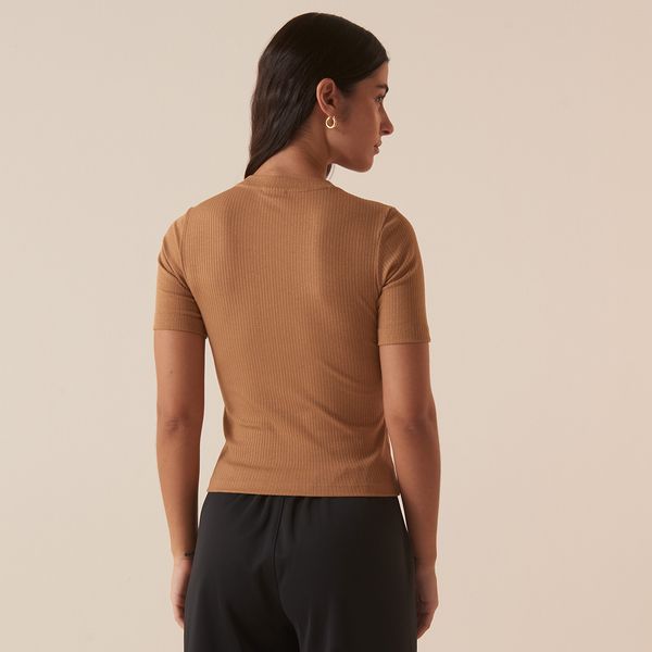 Camiseta Fila Regular Essentials Canelada Feminina